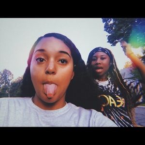 Meet your Posher, Leslie